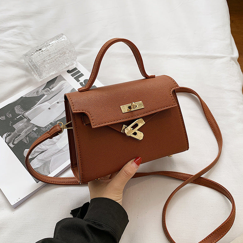 Simple Casual Small Bag Female Bag 2022 Popular New Trend Fashion Retro Handbag Shoulder Bag Messenger Bag Handbags Women Bags