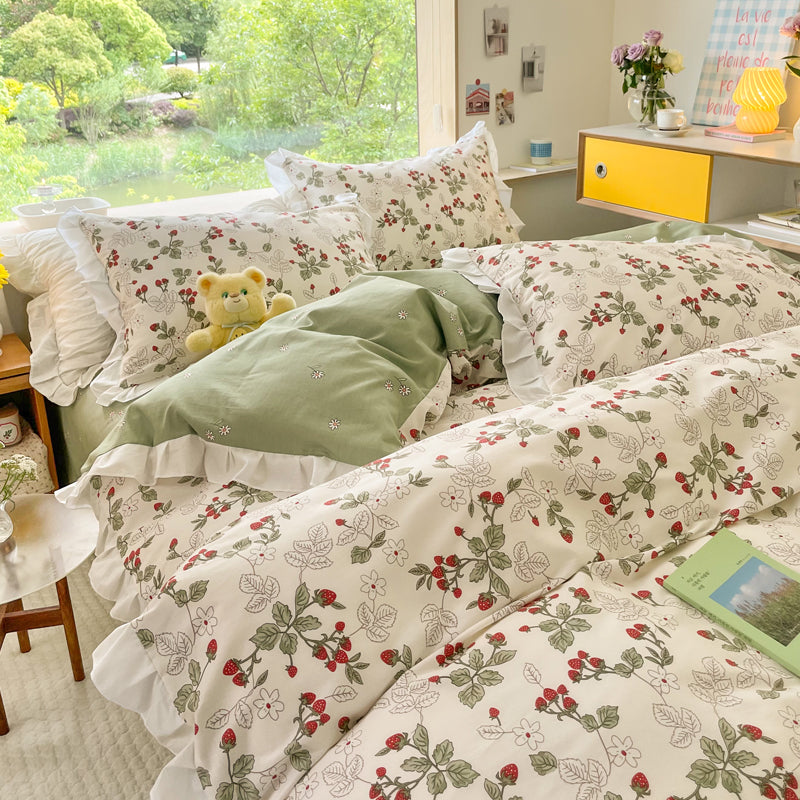 Small Floral Cotton Four-piece Bed Princess Style