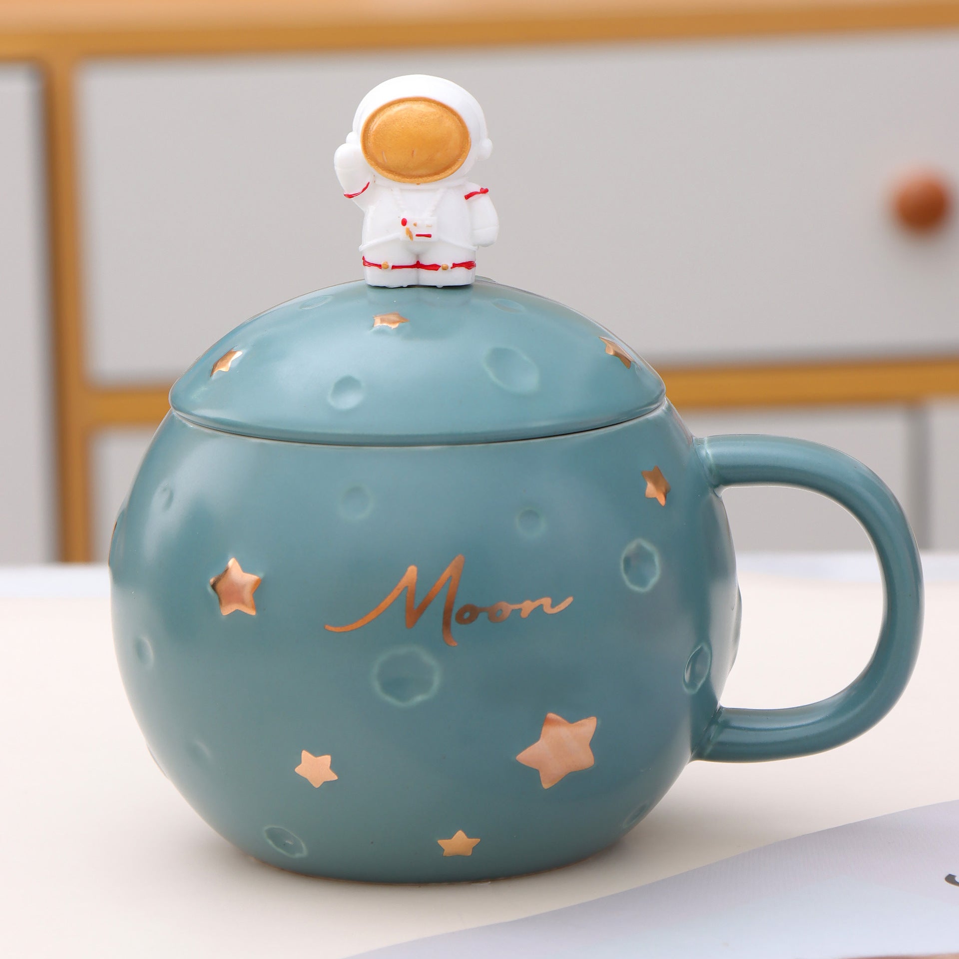 Creative Spaceman Planet Mug With Lid Spoon Round Ceramic Mug