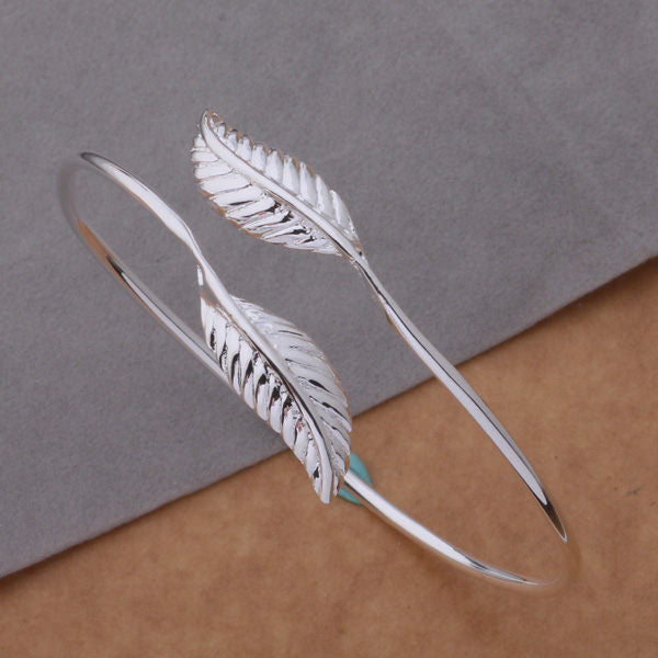 Leaf bracelet